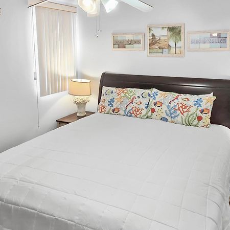 Is9-Cozy Upstairs Beachfront Condo - King Beds Fort Walton Beach Extérieur photo